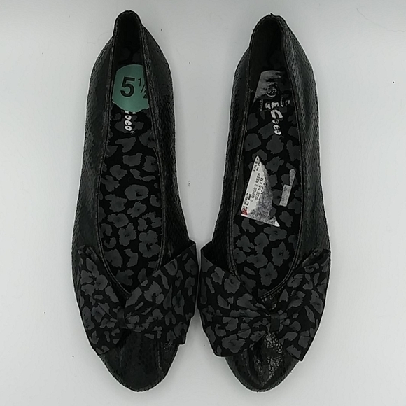 COCO Jumbo Black Snake Skin Pointed Toe Flat Shoe - Picture 3 of 12